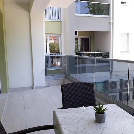 Apartman Mirjana 特雷比涅